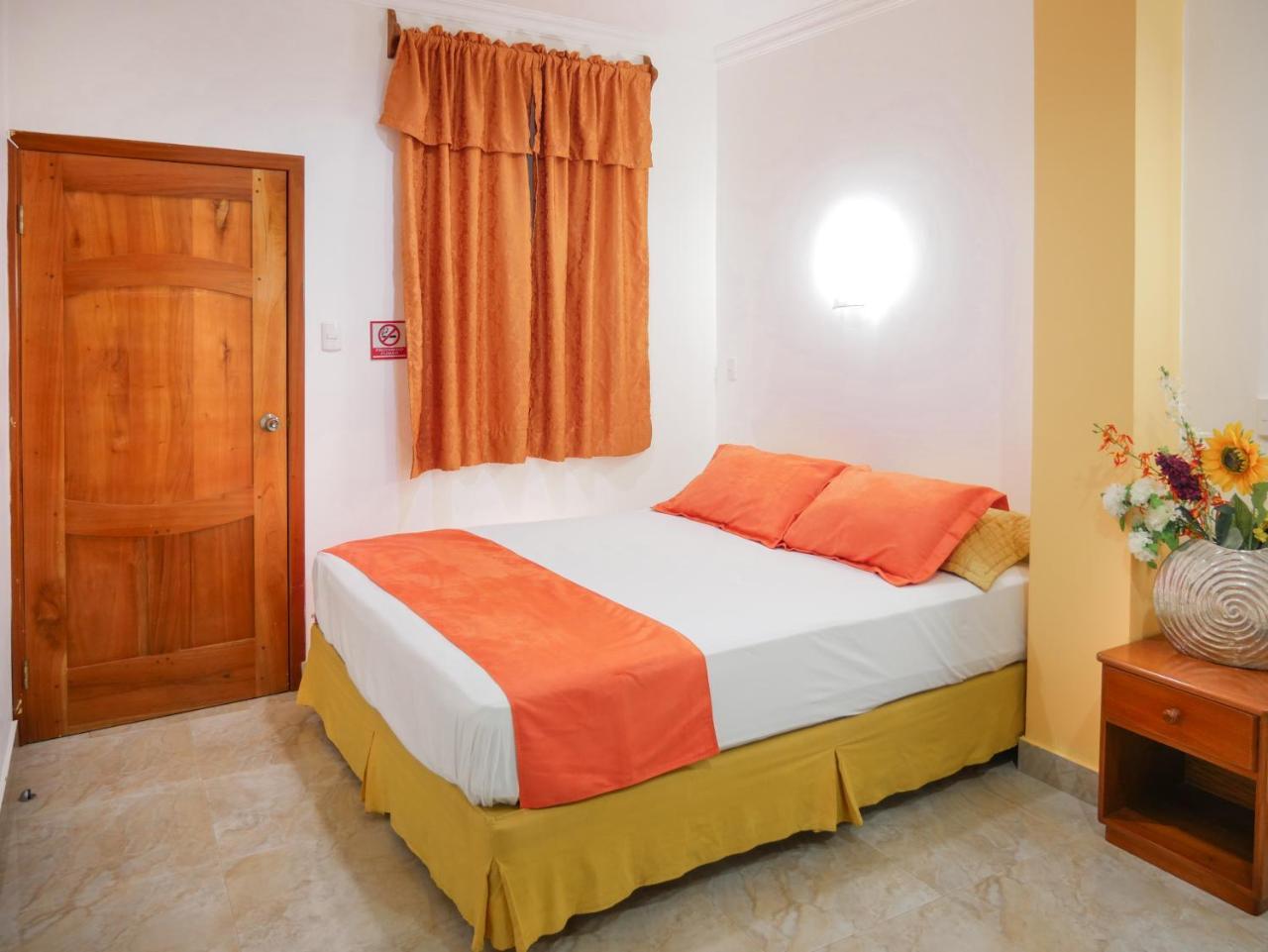 Hostal Espana Пуэрто-Айора Экстерьер фото